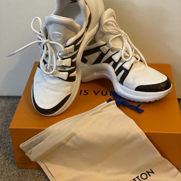 LV ARCHLIGHT SNEAKERS - Picture 1 of 7